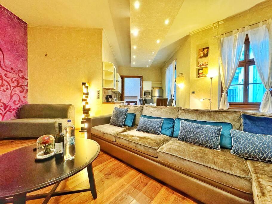 Ultra Central Apartment / 10 Ppl Budapest Bagian luar foto