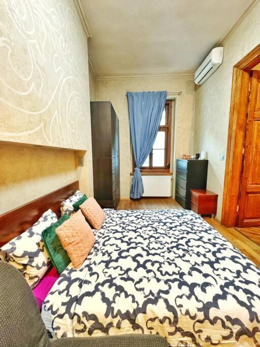 Ultra Central Apartment / 10 Ppl Budapest Bagian luar foto