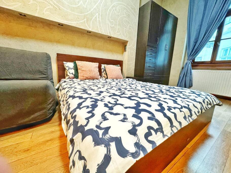 Ultra Central Apartment / 10 Ppl Budapest Bagian luar foto